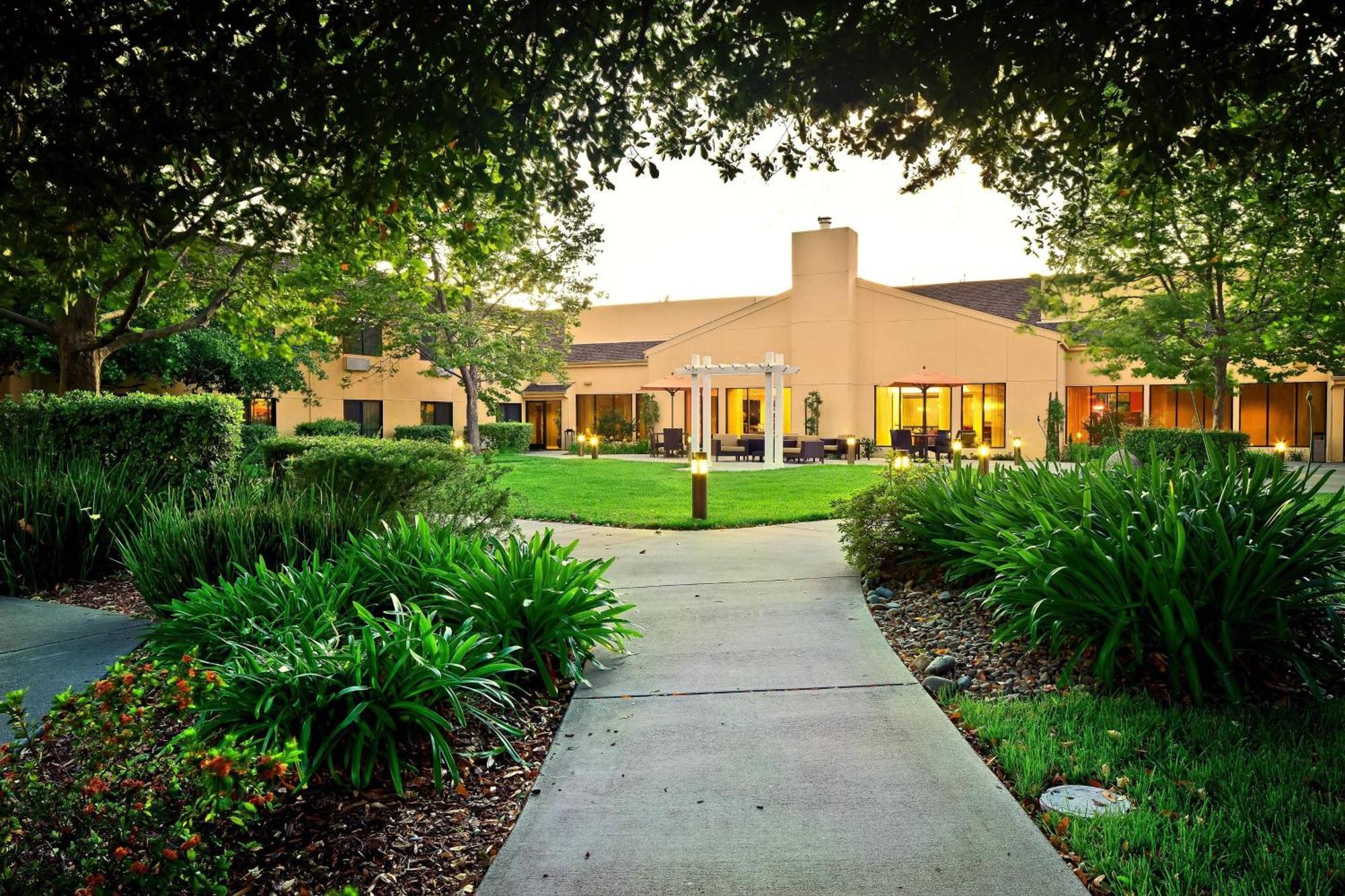 Courtyard By Marriott Vacaville Exterior photo