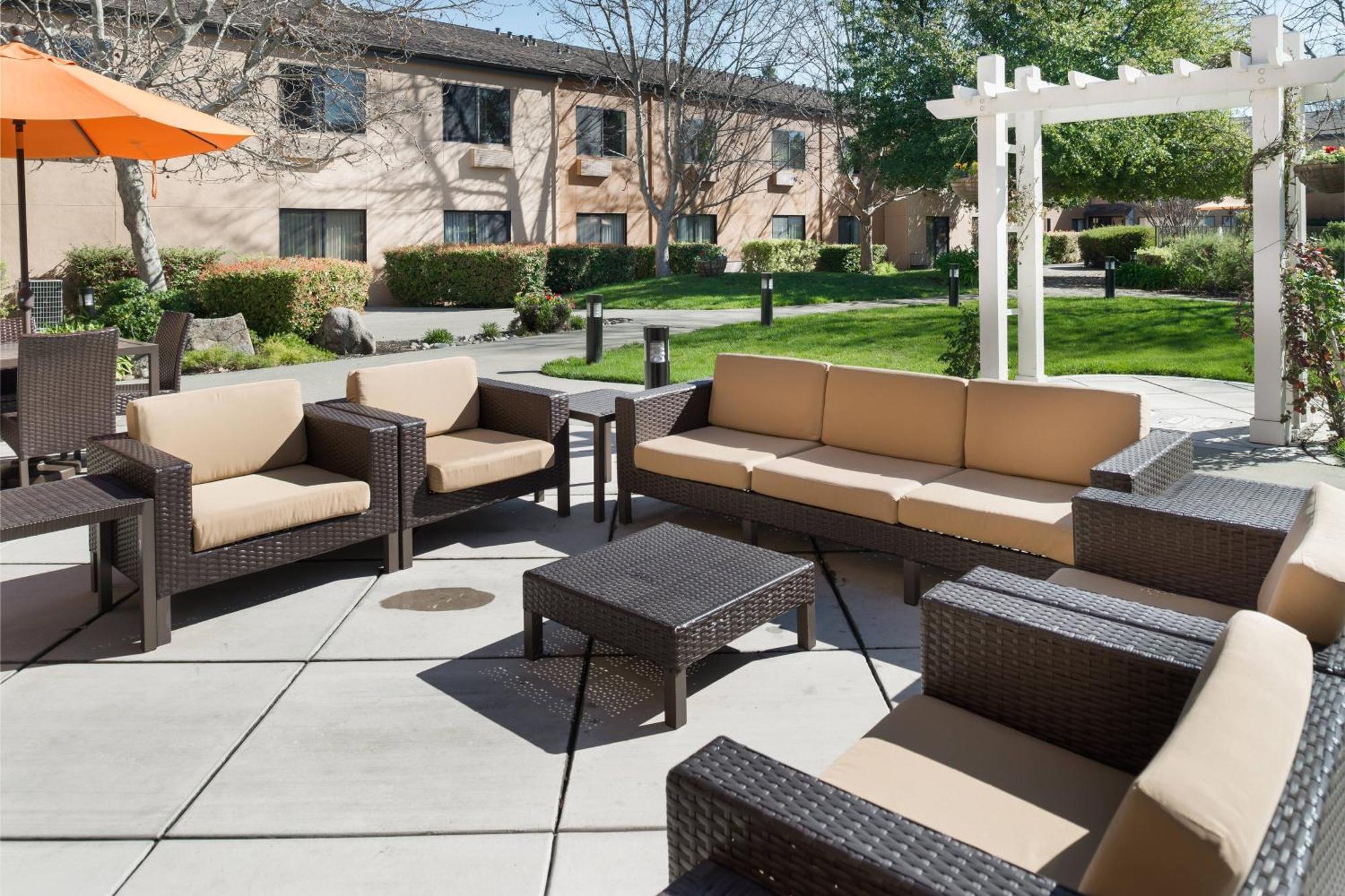 Courtyard By Marriott Vacaville Exterior photo